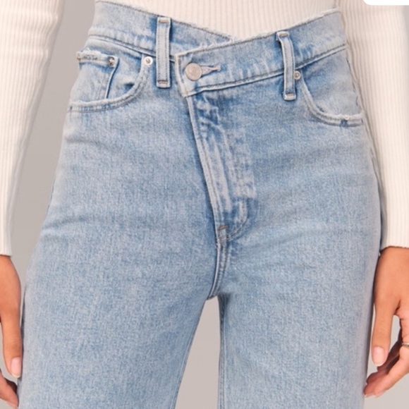 Abercrombie & Fitch The 90’s Straight Ultra High Rise Curve Love - Picture 2 of 5